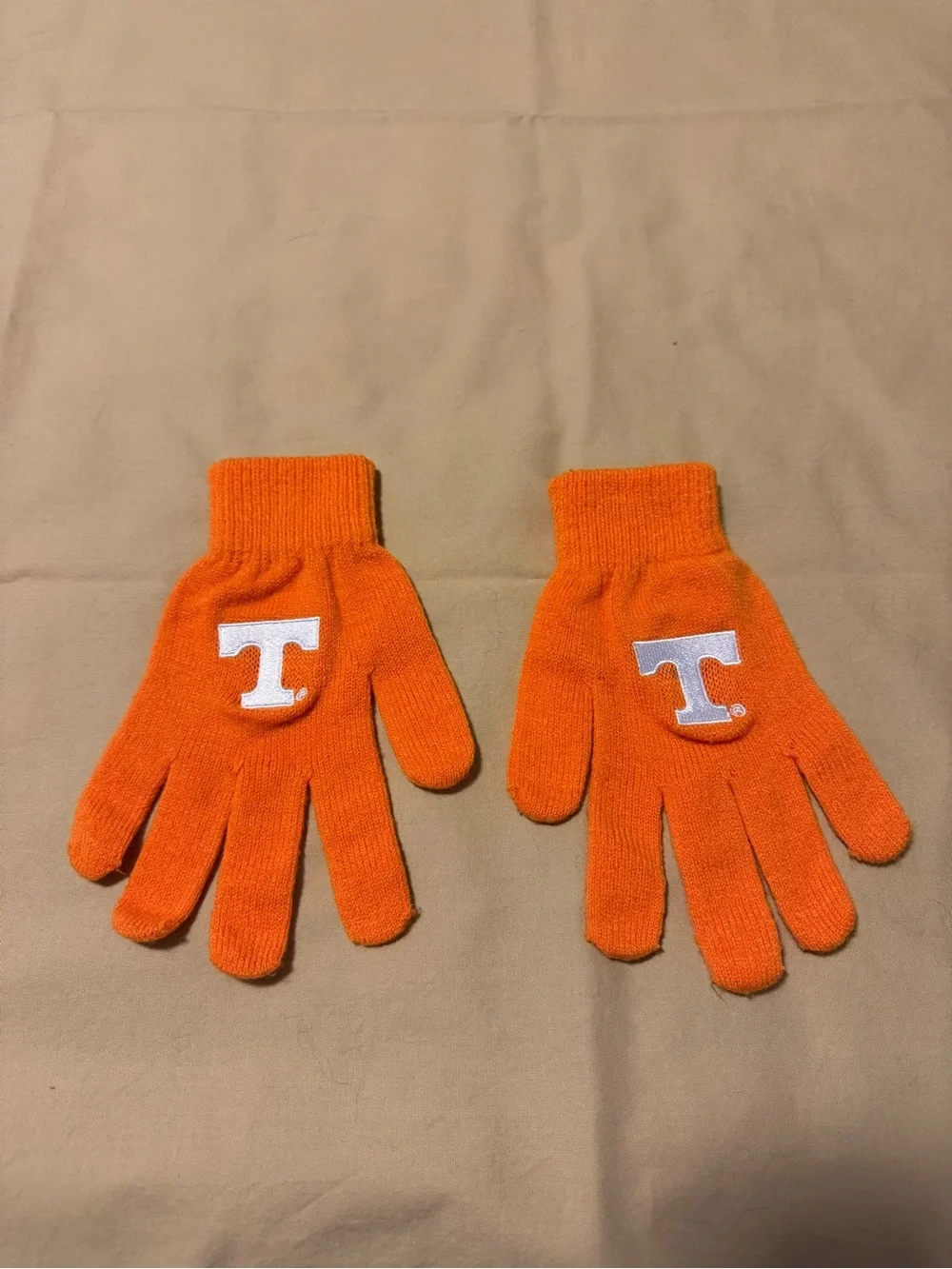 Tennessee Vols adidas Kids Bright Orange Knit Gloves with White 'T' Logo